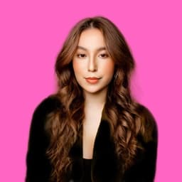 Avalon (AKA @internshipgirl)